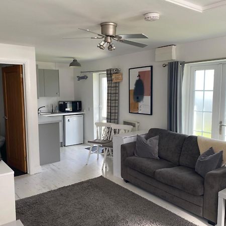 The Shed Bed & Breakfast เมอเทอร์ทิดฟิล ภายนอก รูปภาพ