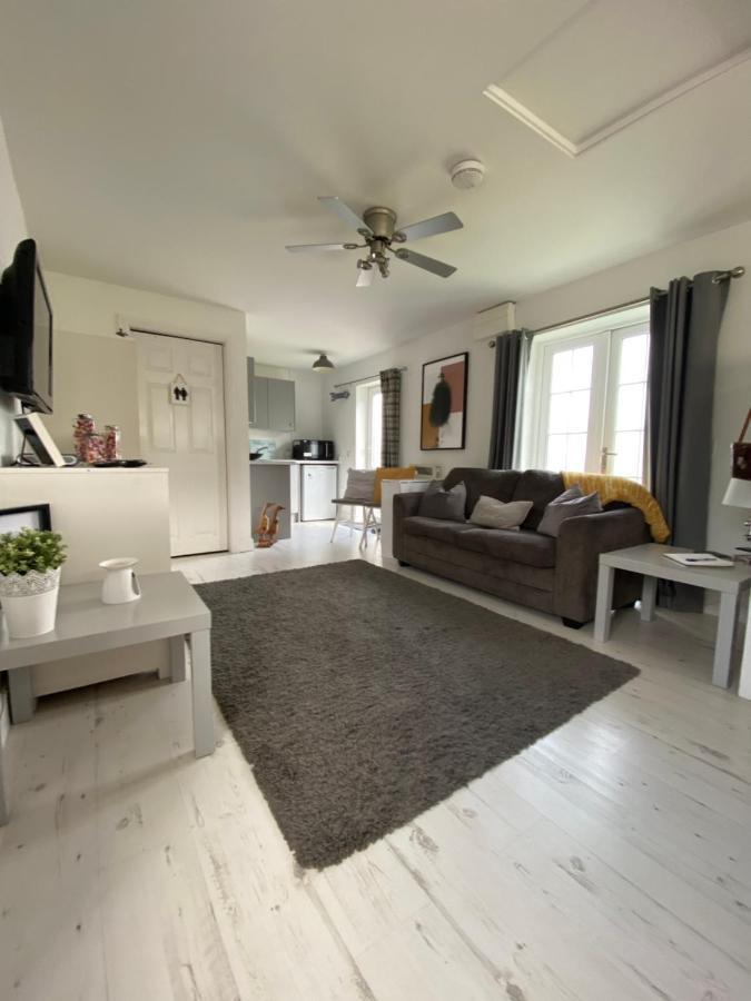 The Shed Bed & Breakfast เมอเทอร์ทิดฟิล ภายนอก รูปภาพ