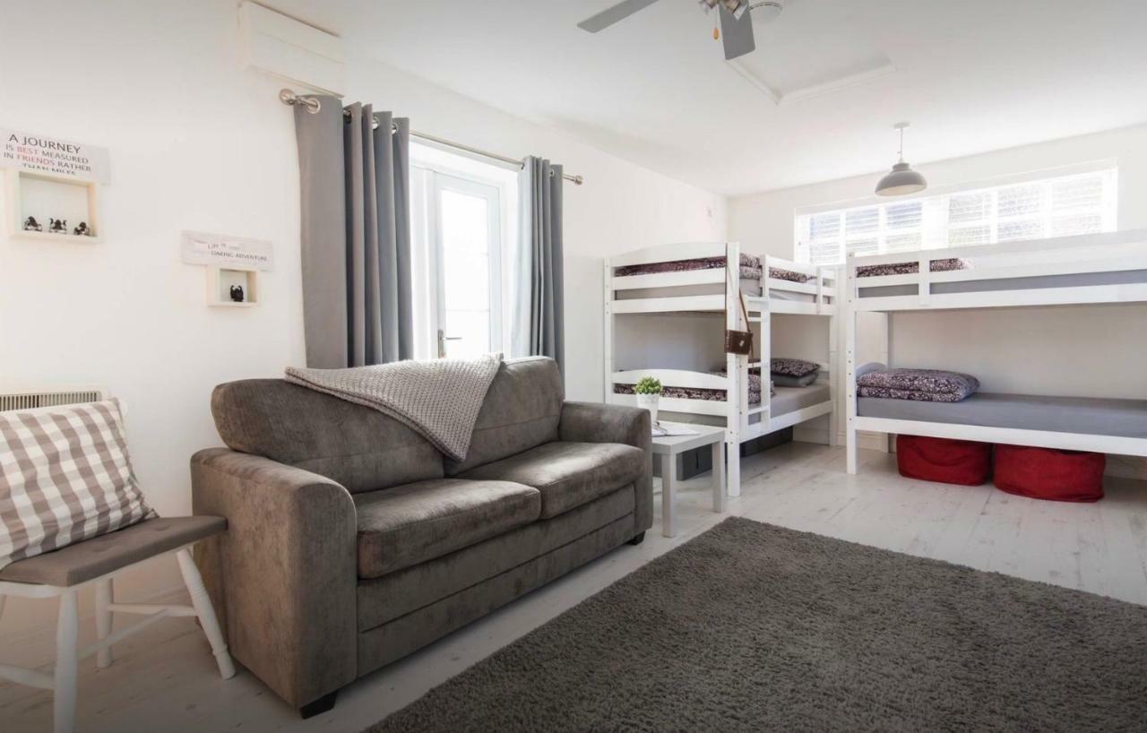 The Shed Bed & Breakfast เมอเทอร์ทิดฟิล ภายนอก รูปภาพ